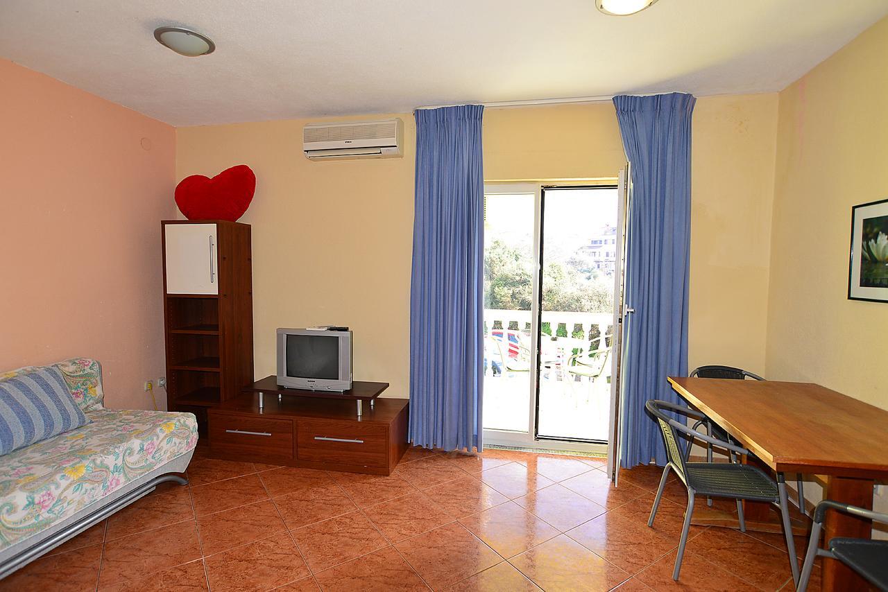 Apartments Milica 56 Pula Exterior foto