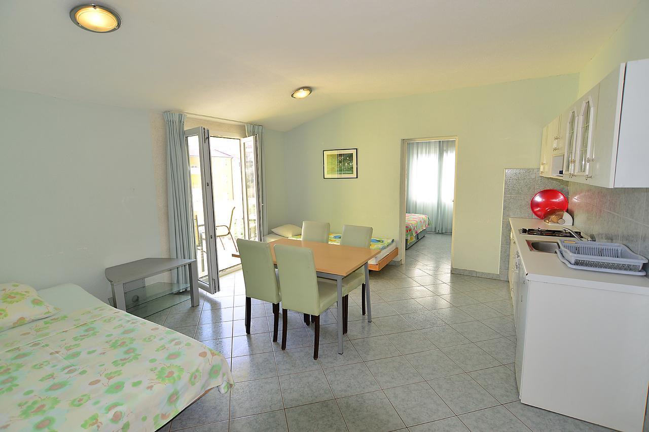 Apartments Milica 56 Pula Exterior foto